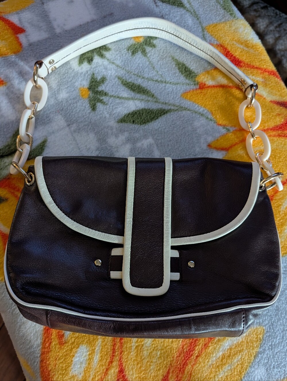 Kate Spade RARE Leather Horsehoe Bag with Chain Links... EUC